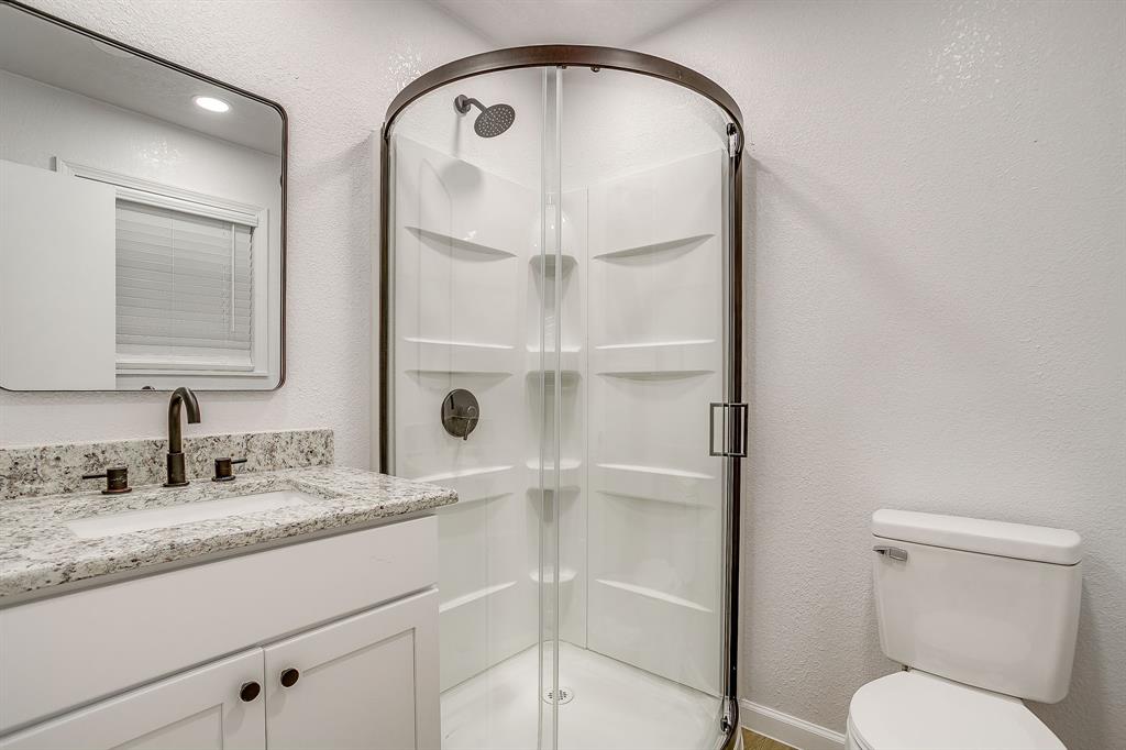 422 West Wilson Street Cleburne, TX 76033 - Photo 33 of 40