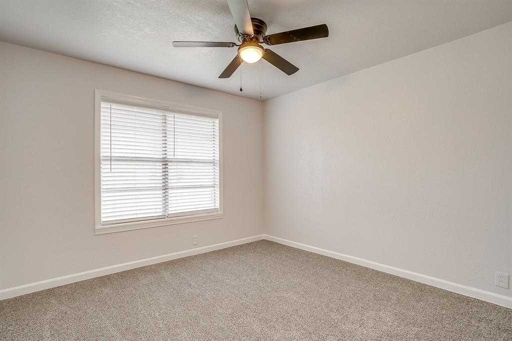 422 West Wilson Street Cleburne, TX 76033 - Photo 34 of 40