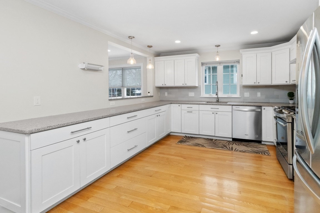 19 Everett Street, Unit 2 Waltham, MA 02453 - Photo 4 of 42