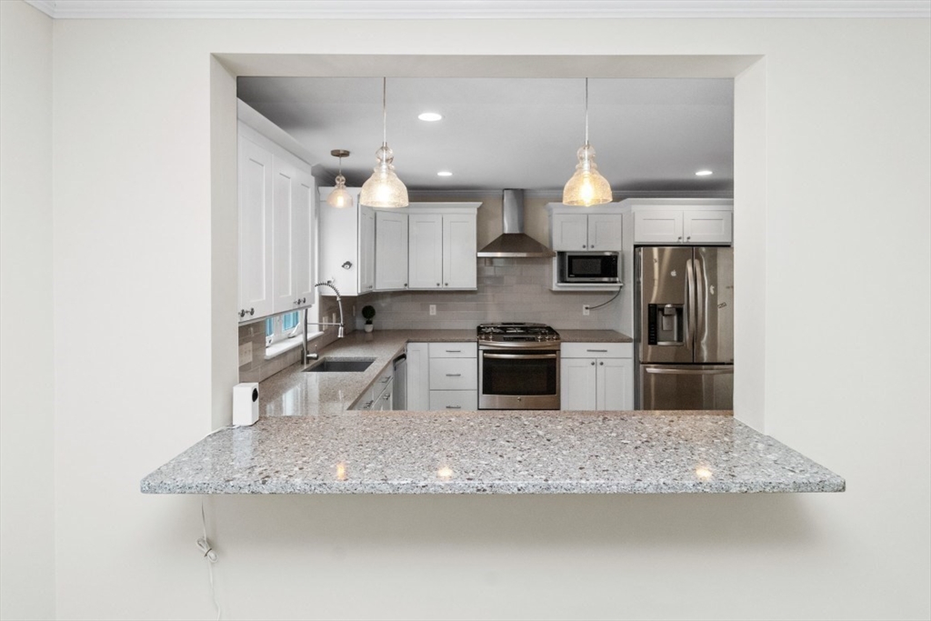 19 Everett Street, Unit 2 Waltham, MA 02453 - Photo 6 of 42