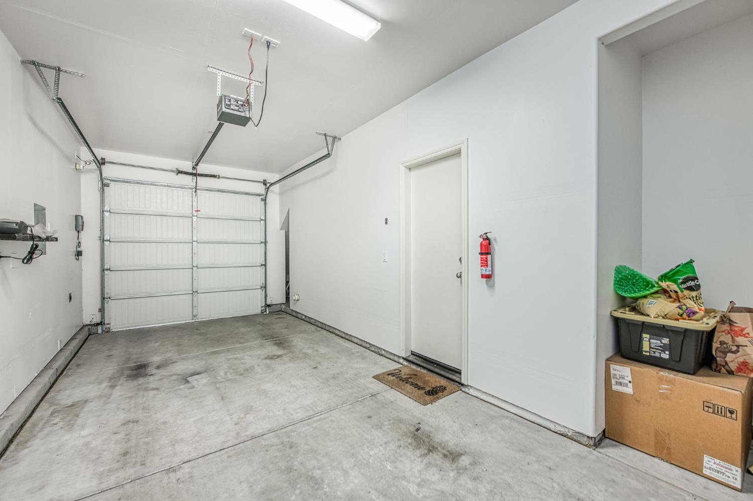 3752 Magnificent Way Clovis, CA 93619 - Photo 15 of 47