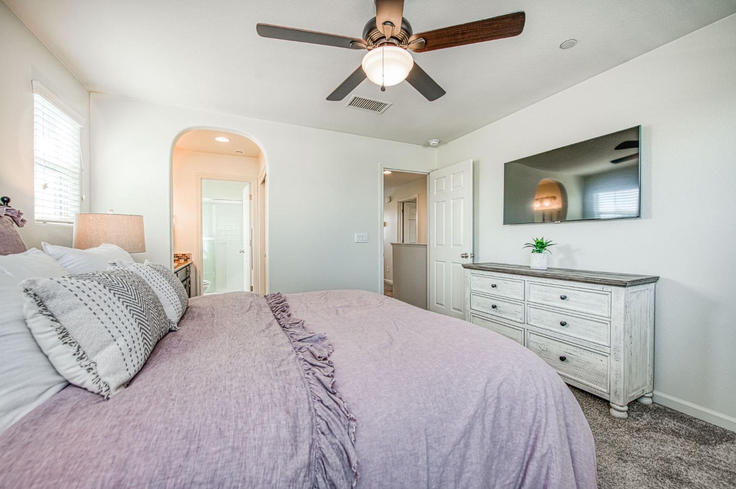 3752 Magnificent Way Clovis, CA 93619 - Photo 24 of 47