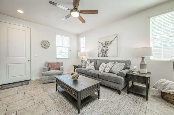 $395,000 | 3752 Magnificent Way, Clovis, CA 93619