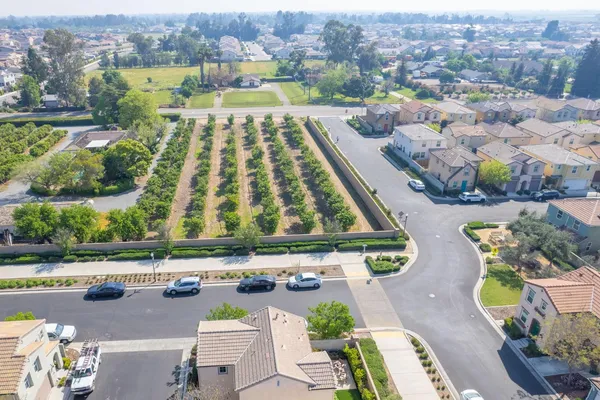 $395,000 | 3752 Magnificent Way, Clovis, CA 93619