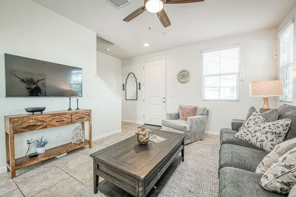 $395,000 | 3752 Magnificent Way, Clovis, CA 93619