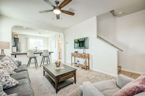 $395,000 | 3752 Magnificent Way, Clovis, CA 93619