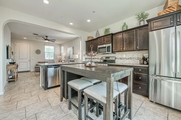 $395,000 | 3752 Magnificent Way, Clovis, CA 93619