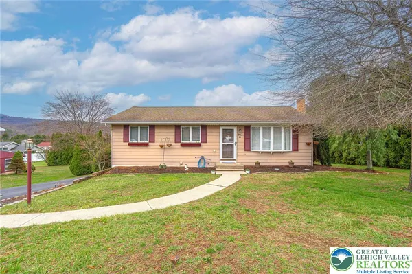 $339,900 | 912 South Lincoln Avenue, Walnutport, PA 18088