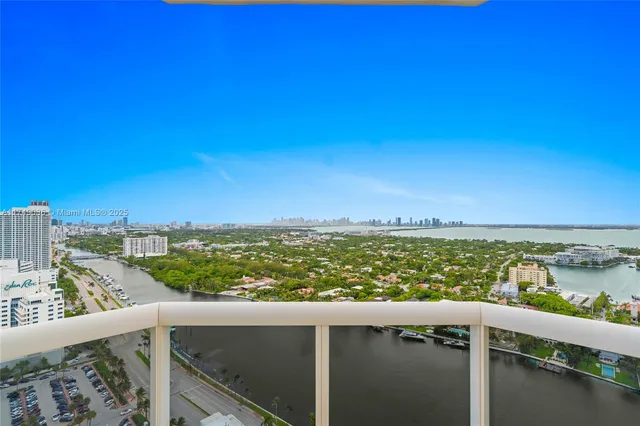 $1,889,000 | 4775 Collins Avenue, Unit 3505, Miami Beach, FL 33140