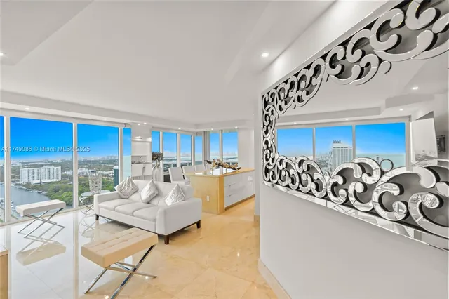 $1,889,000 | 4775 Collins Avenue, Unit 3505, Miami Beach, FL 33140