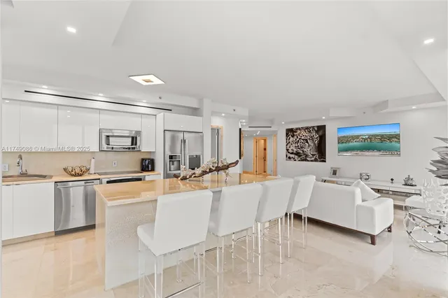 $1,889,000 | 4775 Collins Avenue, Unit 3505, Miami Beach, FL 33140