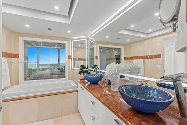 $1,889,000 | 4775 Collins Avenue, Unit 3505, Miami Beach, FL 33140