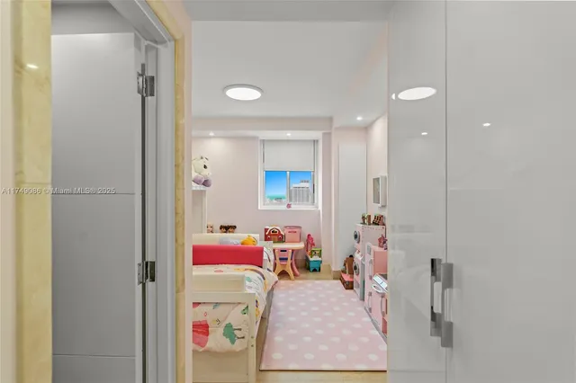 $1,889,000 | 4775 Collins Avenue, Unit 3505, Miami Beach, FL 33140