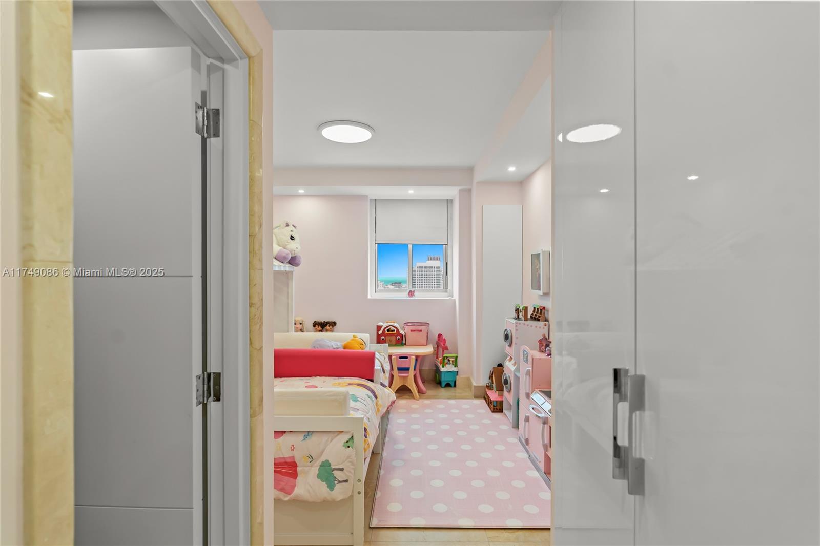 4775 Collins Avenue, Unit 3505 Miami Beach, FL 33140 - Photo 40 of 73