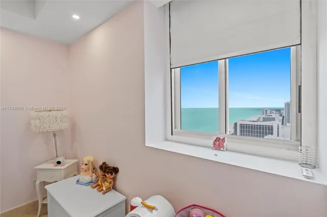 $1,889,000 | 4775 Collins Avenue, Unit 3505, Miami Beach, FL 33140