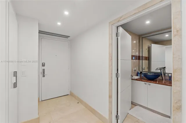 $1,889,000 | 4775 Collins Avenue, Unit 3505, Miami Beach, FL 33140