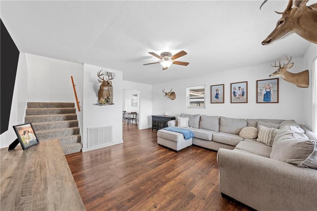 6301 Sydney Drive Waco, TX 76708 - Photo 3 of 8