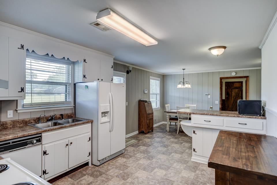 2027 Lake Road Greenbrier, TN 37073 - Photo 11 of 30