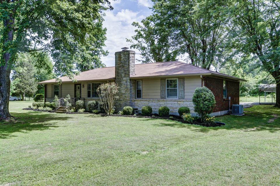 2027 Lake Road Greenbrier, TN 37073 - Photo 2 of 30