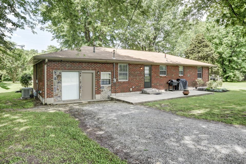 2027 Lake Road Greenbrier, TN 37073 - Photo 27 of 30