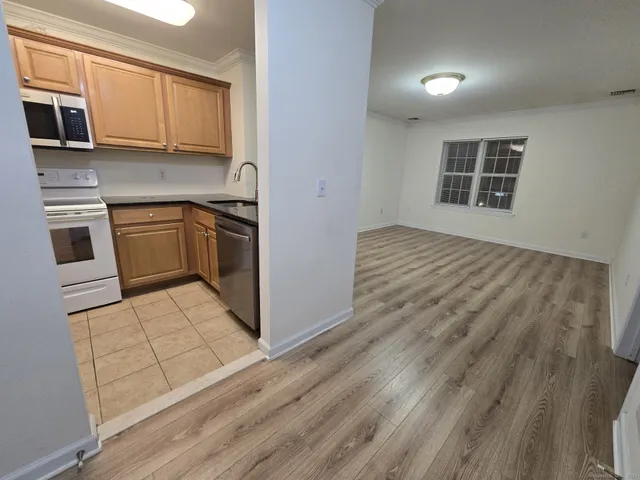 $2,000 | 19 Isaacs Street, Unit 406, Norwalk, CT 06850