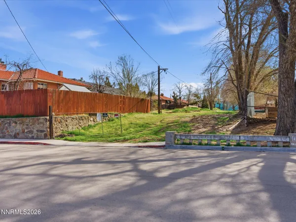 a view of a back yard of the house