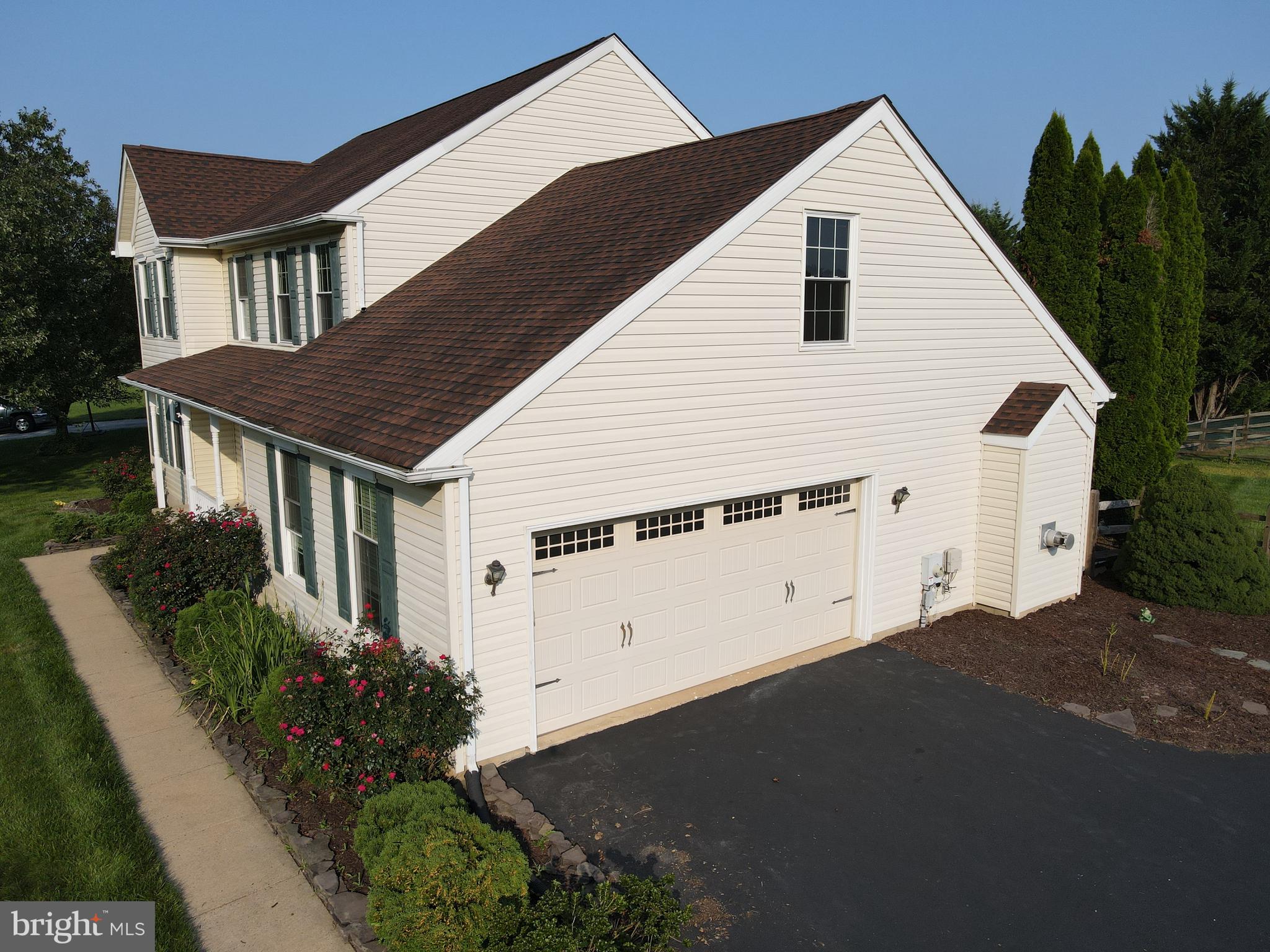 19 Gallant Fox Court Bear, DE 19701 - Photo 5 of 8 a view of a white house with a yard