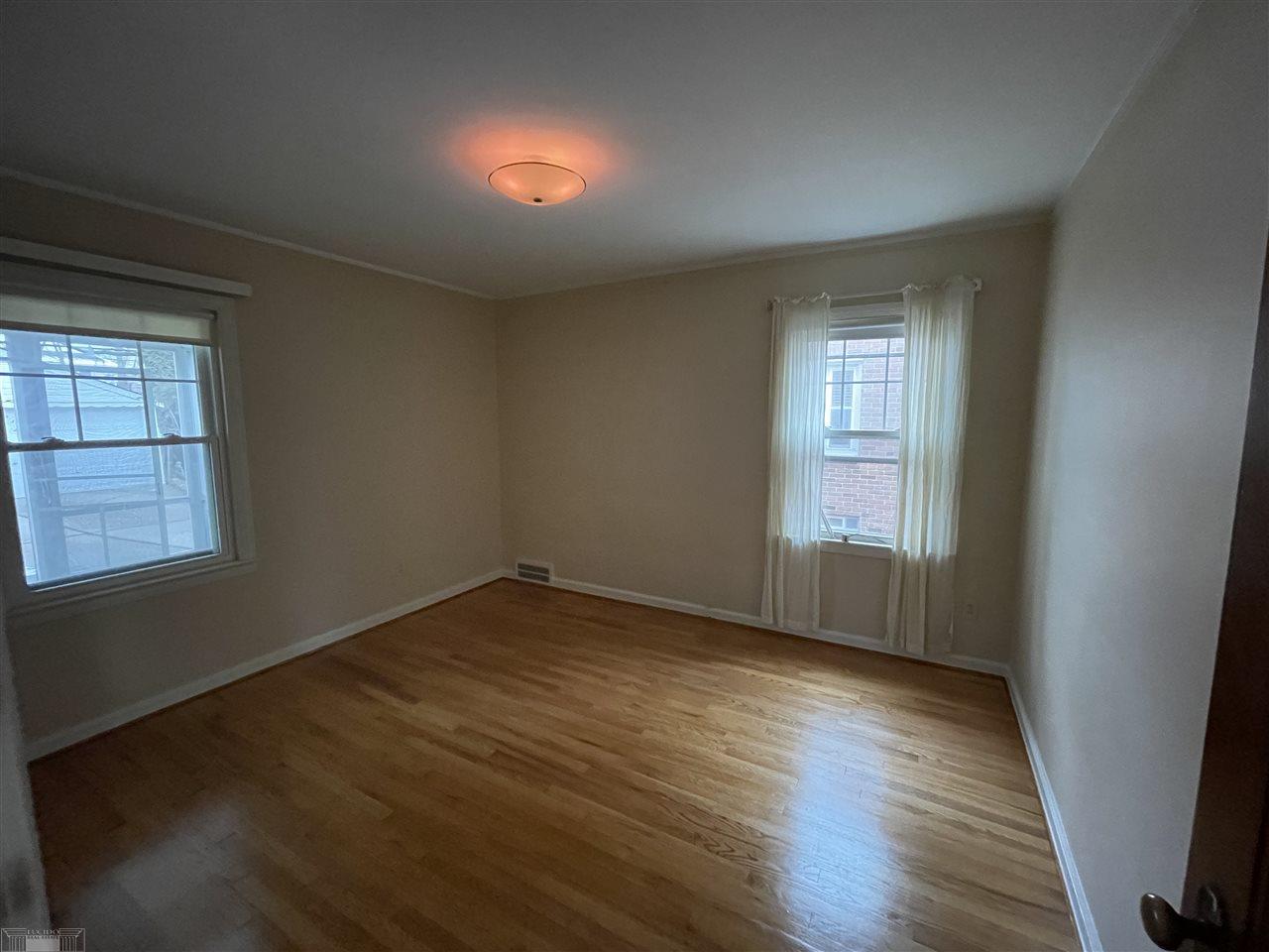 1386 Hampton Road Grosse Pointe Woods, MI 48236 - Photo 13 of 14