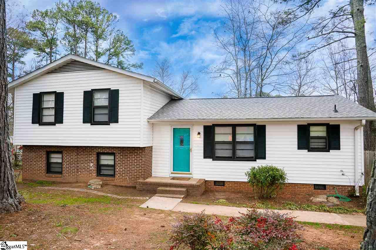 212 Rotterdam Road Easley, SC 29640 - Photo 1 of 19