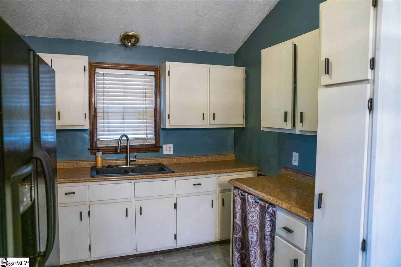 212 Rotterdam Road Easley, SC 29640 - Photo 9 of 19