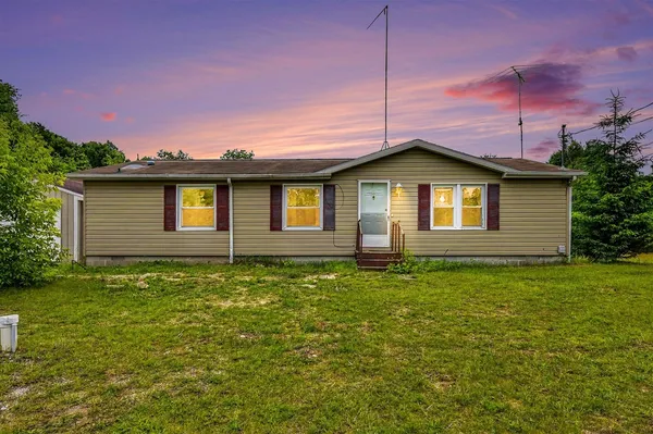 $174,900 | 11644 East Hillis Road, Riverdale, MI 48877