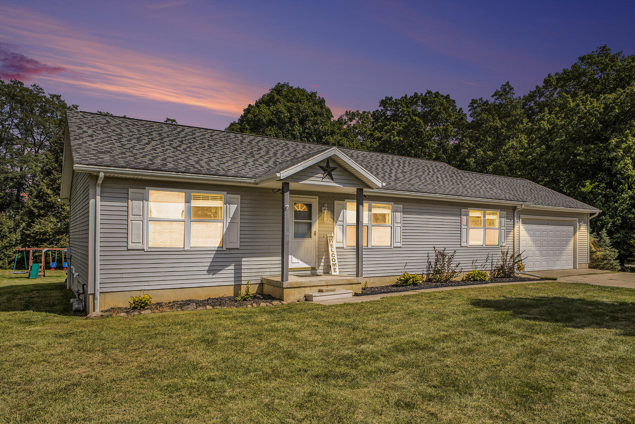 12100 Dylan Lane Parma, MI 49269 - Photo 2 of 22 002_img_0730-_975