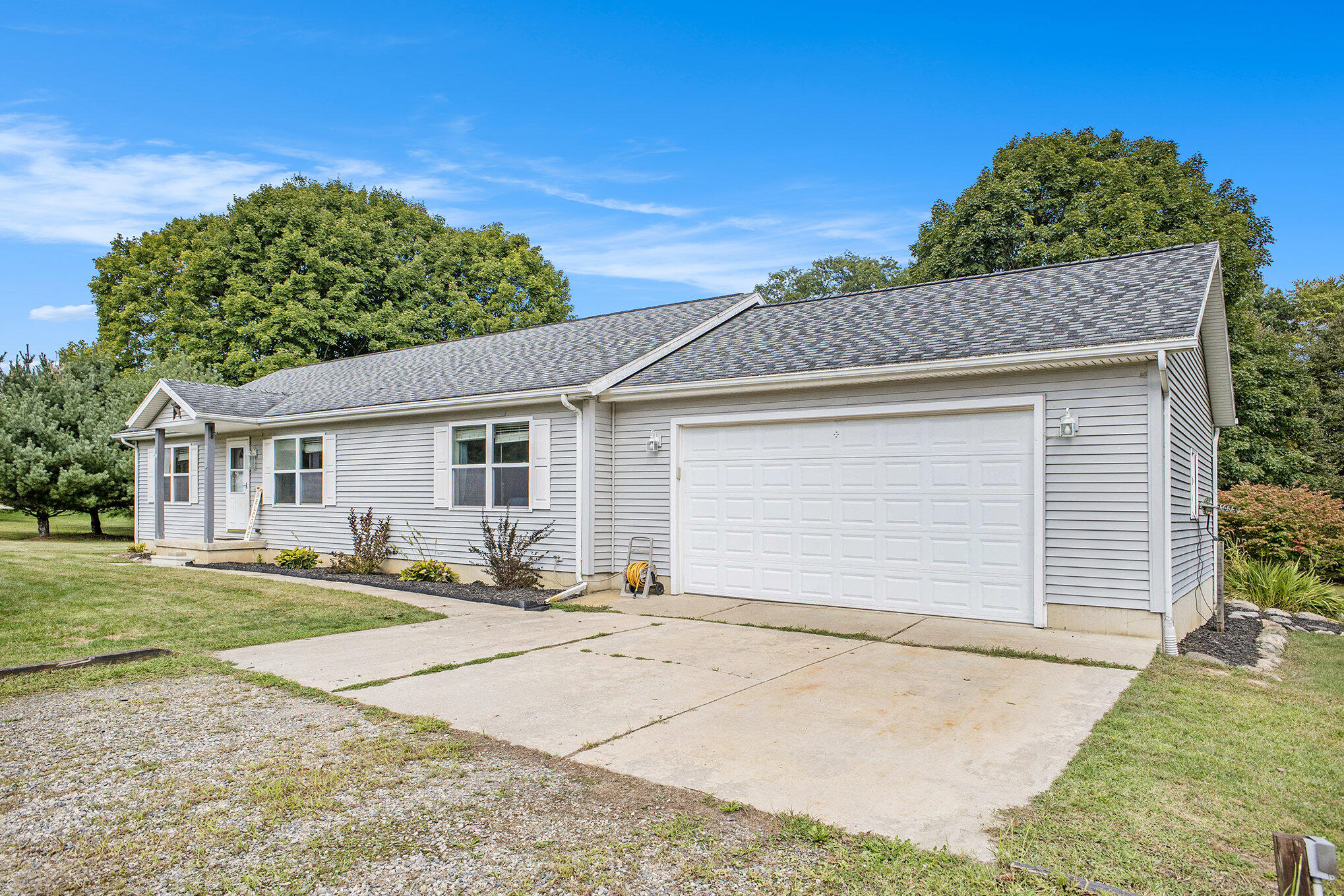 12100 Dylan Lane Parma, MI 49269 - Photo 3 of 22 003_img_0732_205