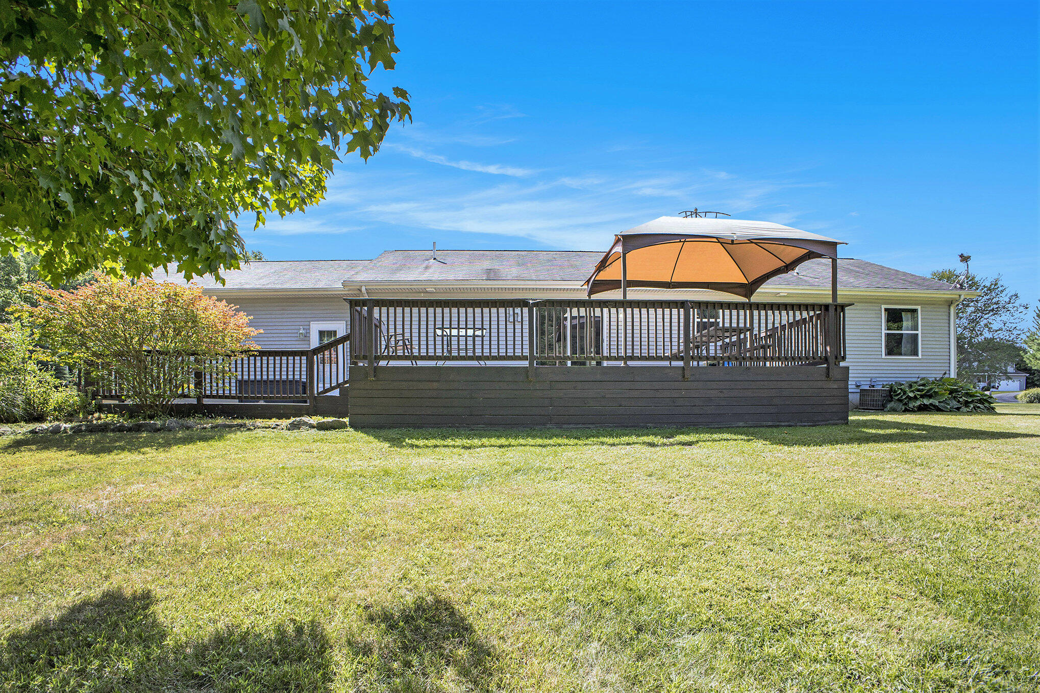 12100 Dylan Lane Parma, MI 49269 - Photo 6 of 22 024_img_0735_108