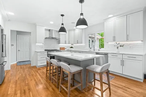 $2,100,000 | 1 Woronoco Drive, Natick, MA 01760