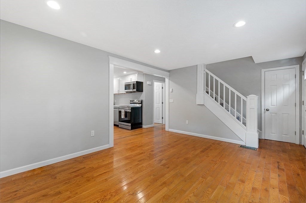 54 Ellis Road Southbridge, MA 01550 - Photo 11 of 35
