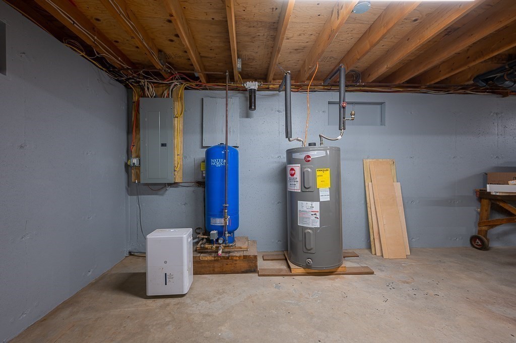 54 Ellis Road Southbridge, MA 01550 - Photo 26 of 35