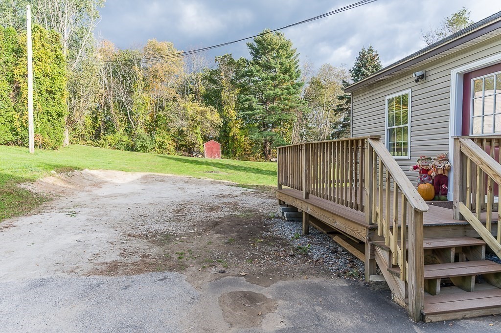 54 Ellis Road Southbridge, MA 01550 - Photo 32 of 35