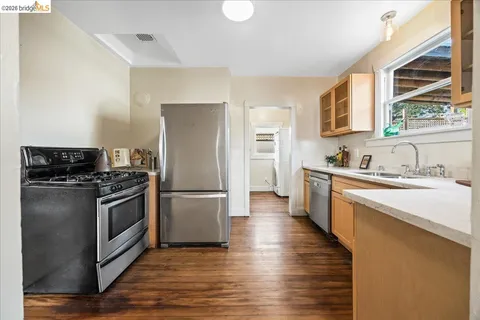 $649,000 | 5340 Walnut Street, Oakland, CA 94619