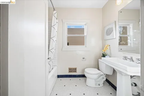 $649,000 | 5340 Walnut Street, Oakland, CA 94619
