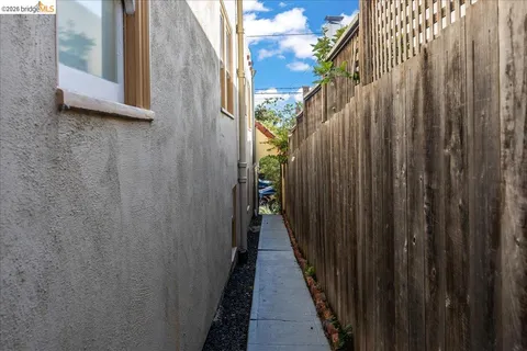 $649,000 | 5340 Walnut Street, Oakland, CA 94619