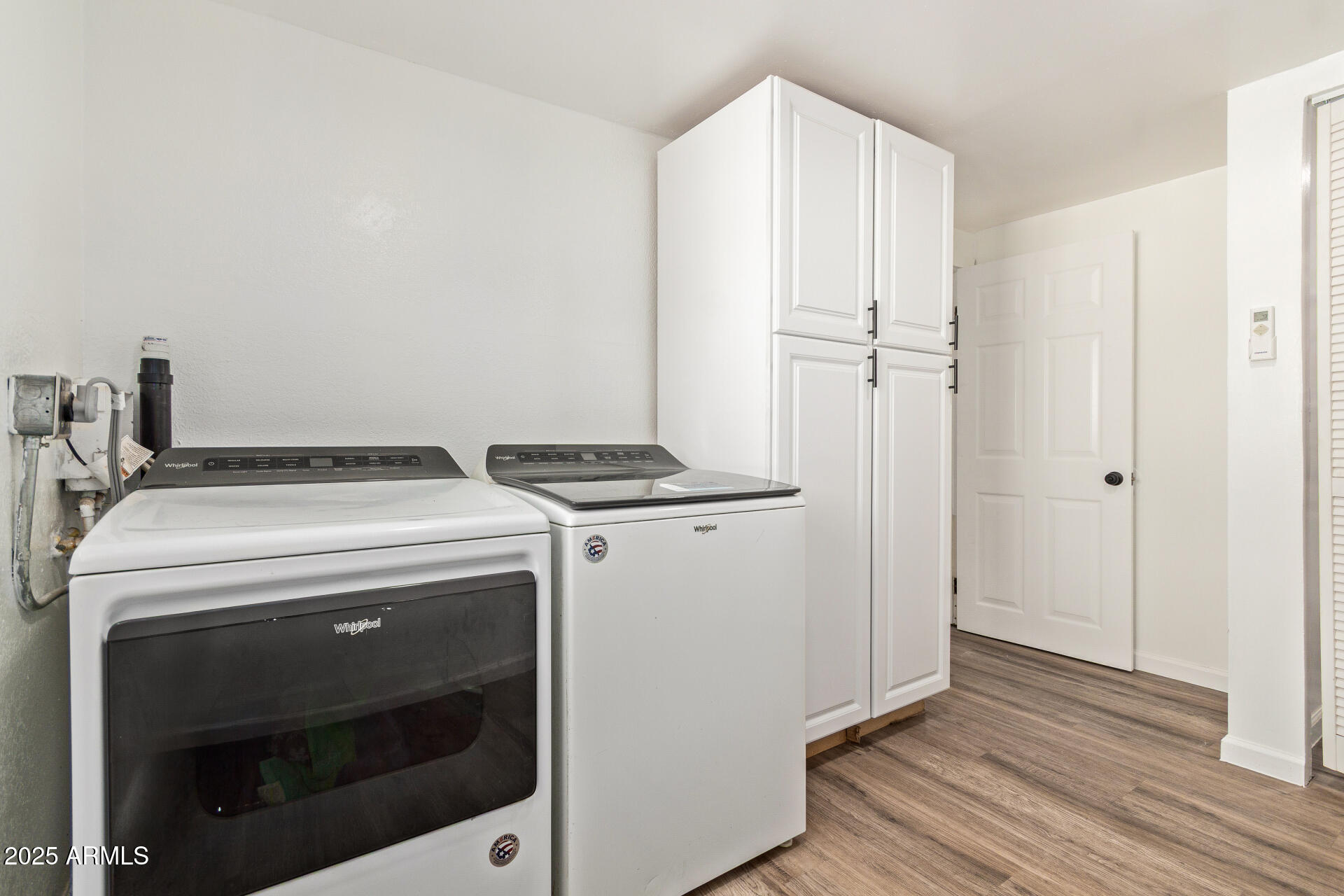 4624 South 9th Street Phoenix, AZ 85040 - Photo 21 of 34 Laundry Main - 9th St