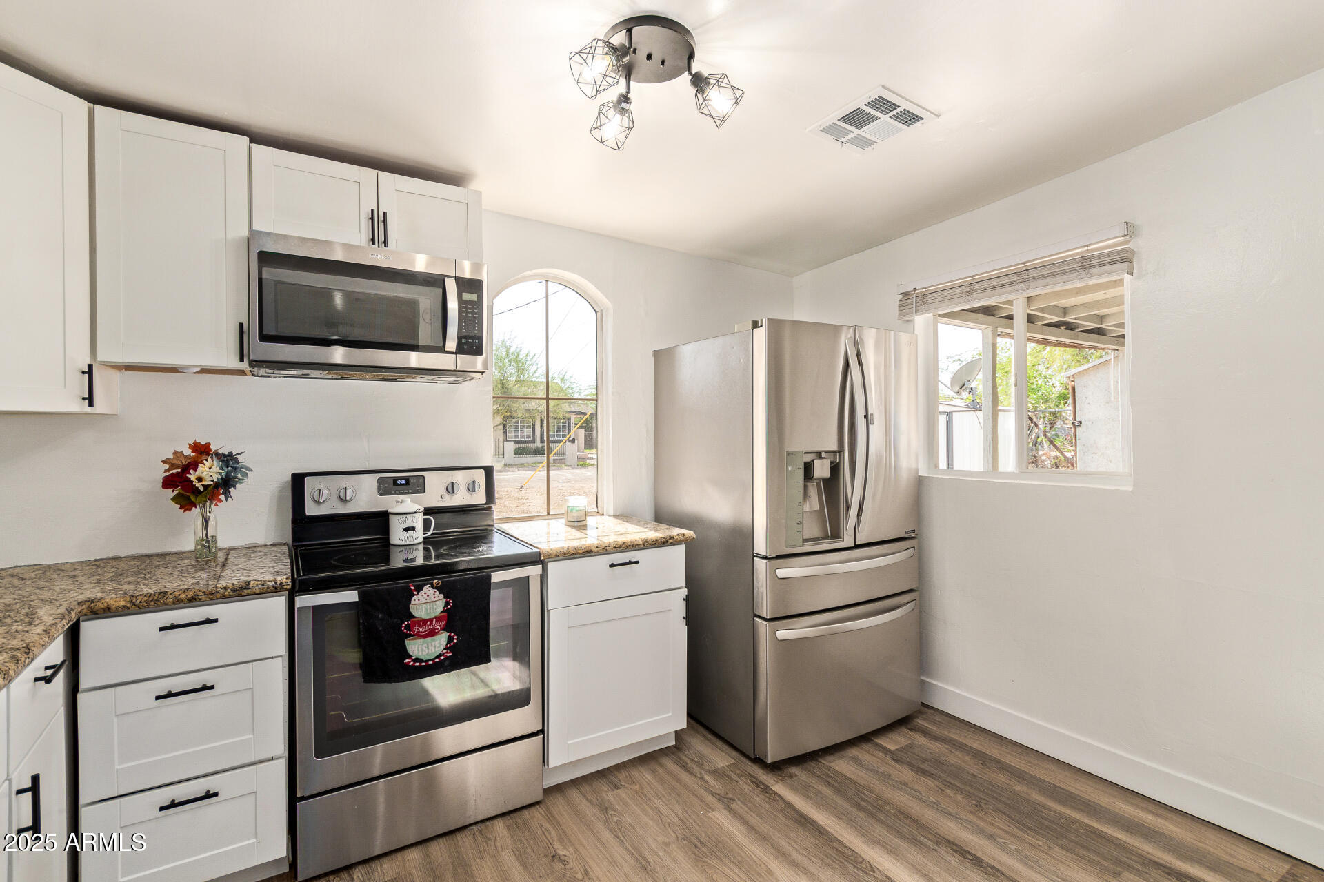 4624 South 9th Street Phoenix, AZ 85040 - Photo 27 of 34 Guest House Kitchen- 9th