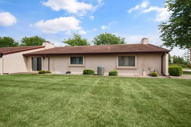 $389,900 | 3401 North Fiesta Drive, Appleton, WI 54911