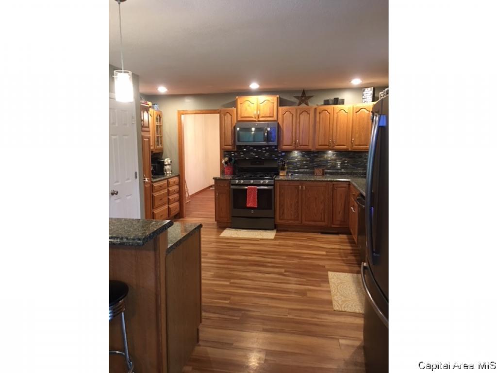 362 South Tower Road Dawson, IL 62520 - Photo 4 of 16 Gallery Image 4