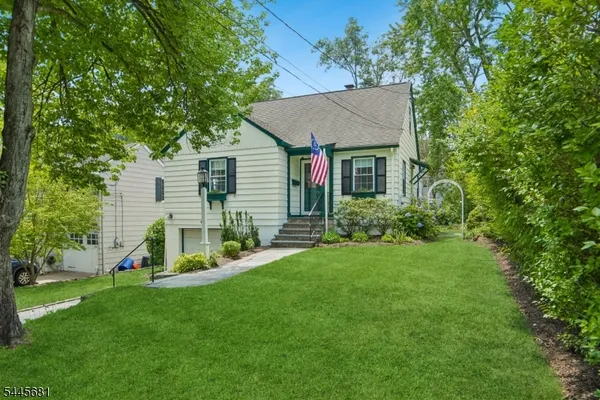 $779,000 | 37 Knollwood Avenue, Madison, NJ 07940