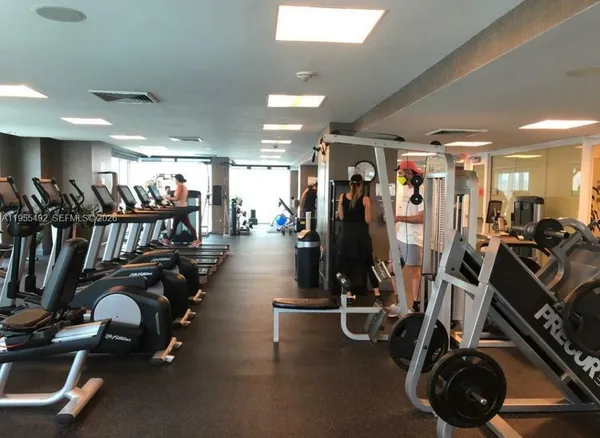 $2,950 | 950 Brickell Bay Drive, Unit 3002, Miami, FL 33131