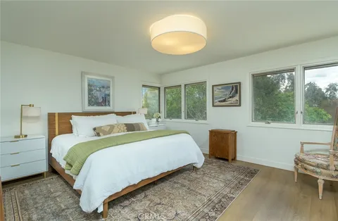 $1,425,000 | 720 Starlight Heights Drive, La Canada Flintridge, CA 91011