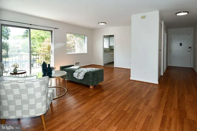 $239,900 | 10637 Montrose Avenue, Unit 204, Bethesda, MD 20814