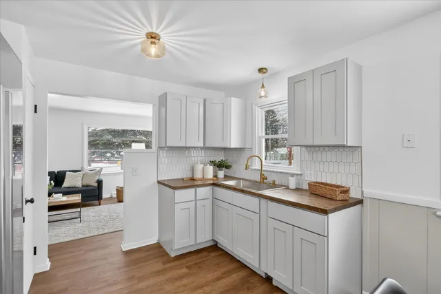 $294,900 | 3400 Heron Avenue Southwest, Wyoming, MI 49509